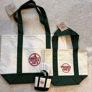 Trader Joe's Green and White Tote Bag Set (3 bags)